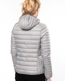 Lekka pikowana kurtka z kapturem KARIBAN® z woreczkiem dla pani Lekka pikowana kurtka z kapturem KARIBAN® z woreczkiem dla pani