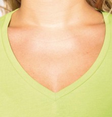 Damski dopasowany T-shirt V z długimi rękawami