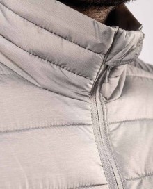 Lekka pikowana kurtka bez kaptura KARIBAN® z woreczkiem dla pana