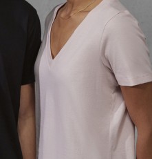 Damska lekka koszulka #E150 z głębokim dekoltem w serek