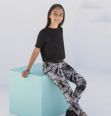Damski krótki i luźny T-shirt Damski krótki i luźny T-shirt
