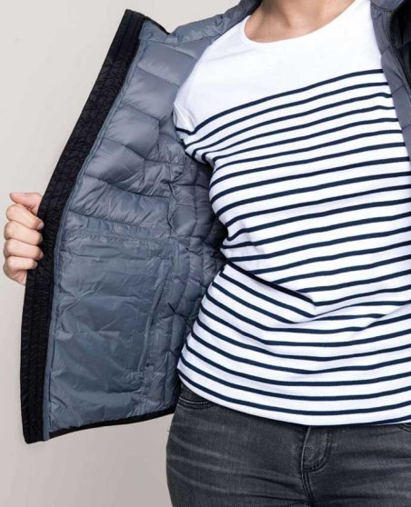 Lekka pikowana kurtka z kapturem KARIBAN® z woreczkiem dla pani Lekka pikowana kurtka z kapturem KARIBAN® z woreczkiem dla pani