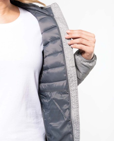 Lekka pikowana kurtka z kapturem KARIBAN® z woreczkiem dla pani Lekka pikowana kurtka z kapturem KARIBAN® z woreczkiem dla pani