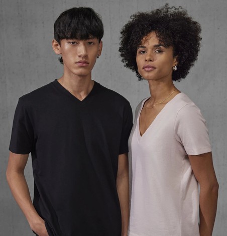 Damska lekka koszulka #E150 z głębokim dekoltem w serek